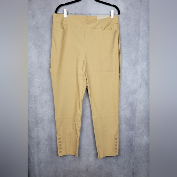 CHICO'S 2(L-12) BEIGE PULL ON TUMMY CONTROL STRETCH CAPRIS PANTS - Picture 1 of 11